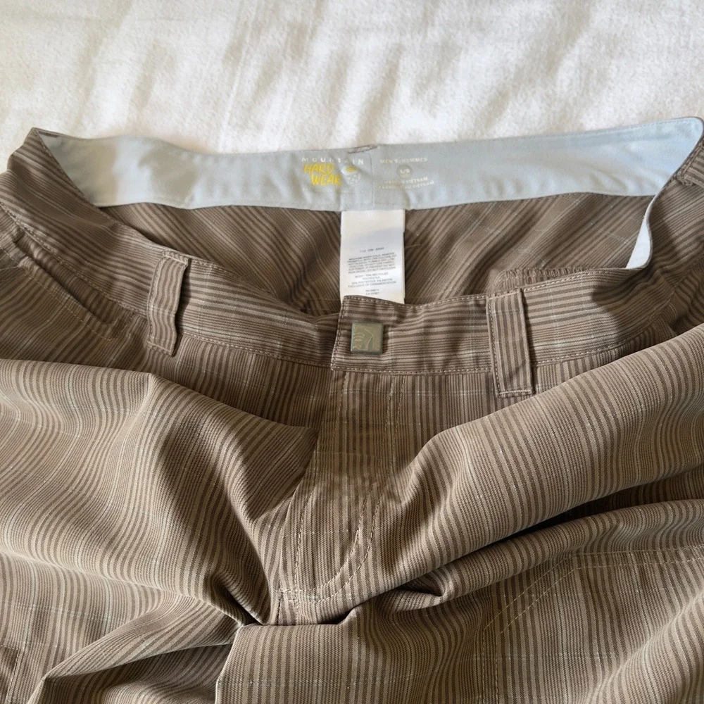 Mountain Hardwear Mens Brown Striped Cargo Shorts Size Large Gorpcore Outdoor
